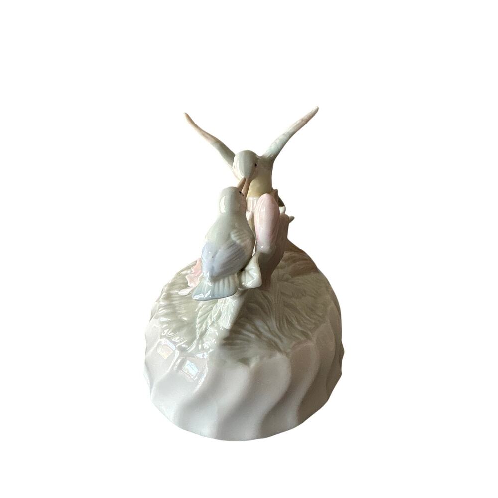Vintage OCI Omnibus Hummingbird Porcelain Music Box Pink Roses Taiwan - Picture 5 of 10